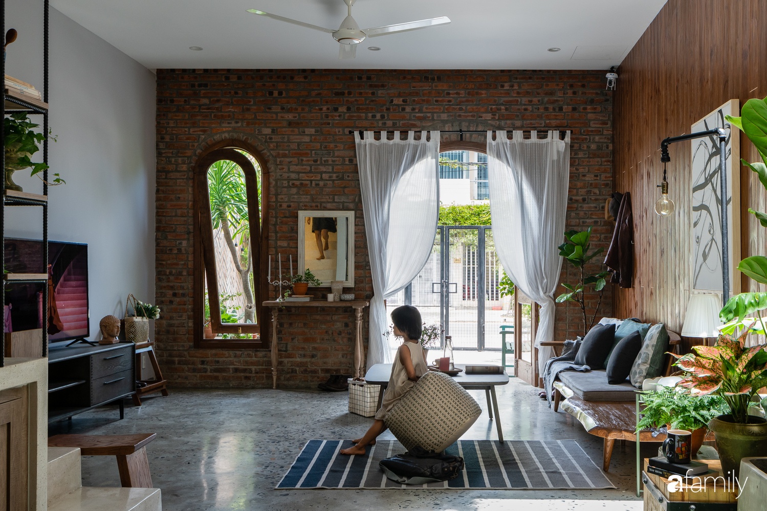Khám Phá Không Gian Tầng Trên